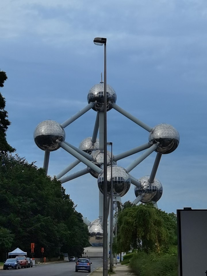 01 Atomium