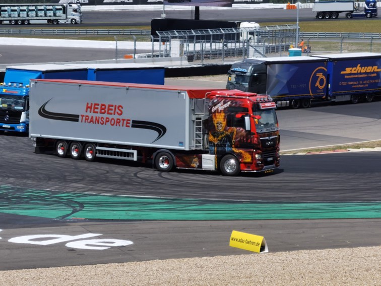 0847 Nurburgring Korso