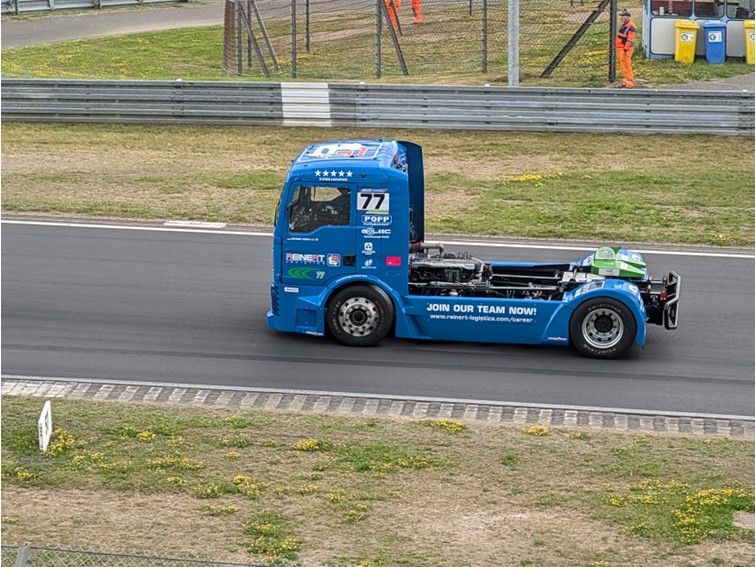 001 Truck Grand Prix   Warm up