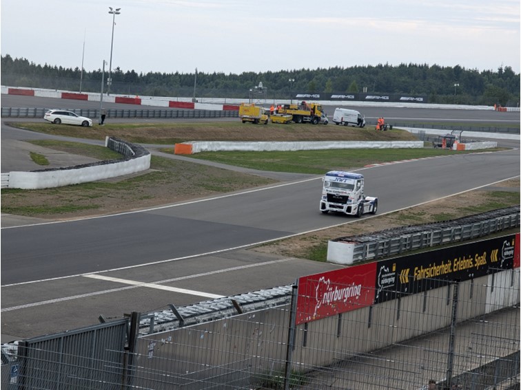 001 Truck Grand Prix   Warm up